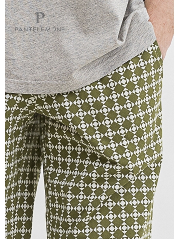 Домашний мужской хлопковый комплект из футболки и шорт. Цвет серый + зеленый геометрия